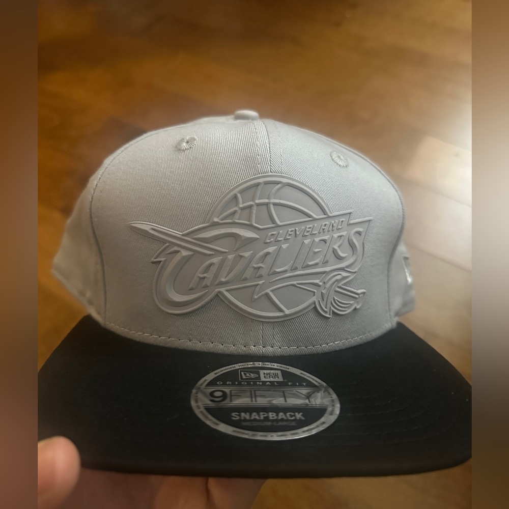 New Era Cleveland Cavaliers grey and Black SnapBack cap